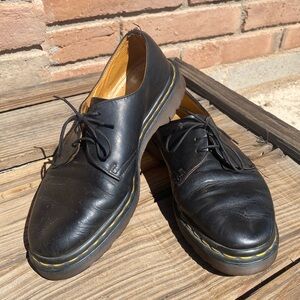 Vintage Dr. Martens 1461 Made in England Oxfords – UK 7 / US Men’s 8 / Women’s 9